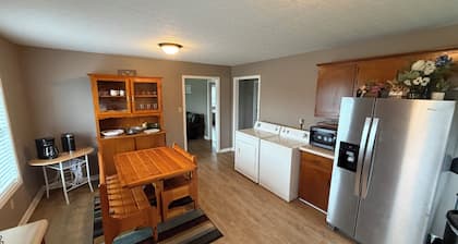 Charming 2-bedroom farmhouse in serene Lewisburg
