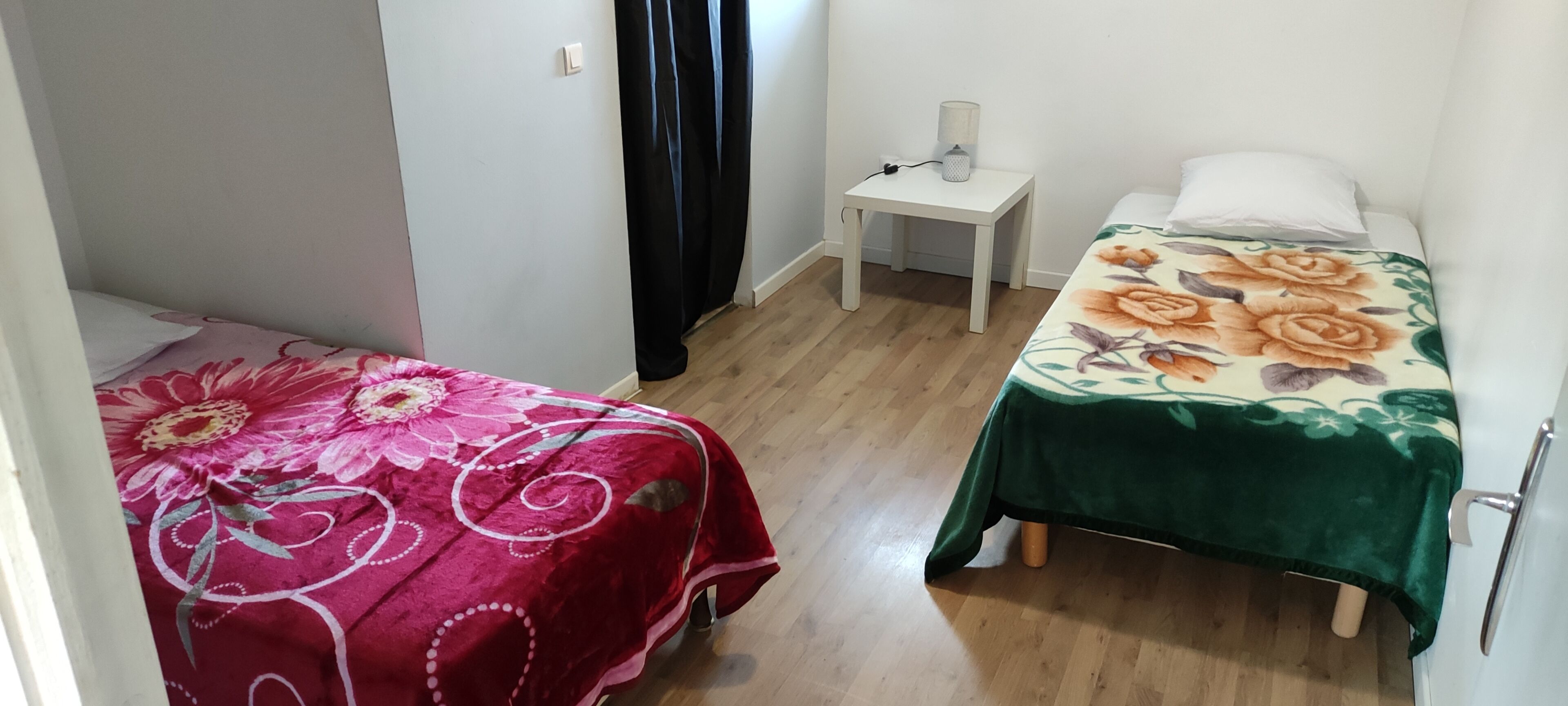 15 chambres, accès au Wi-Fi (inclus)