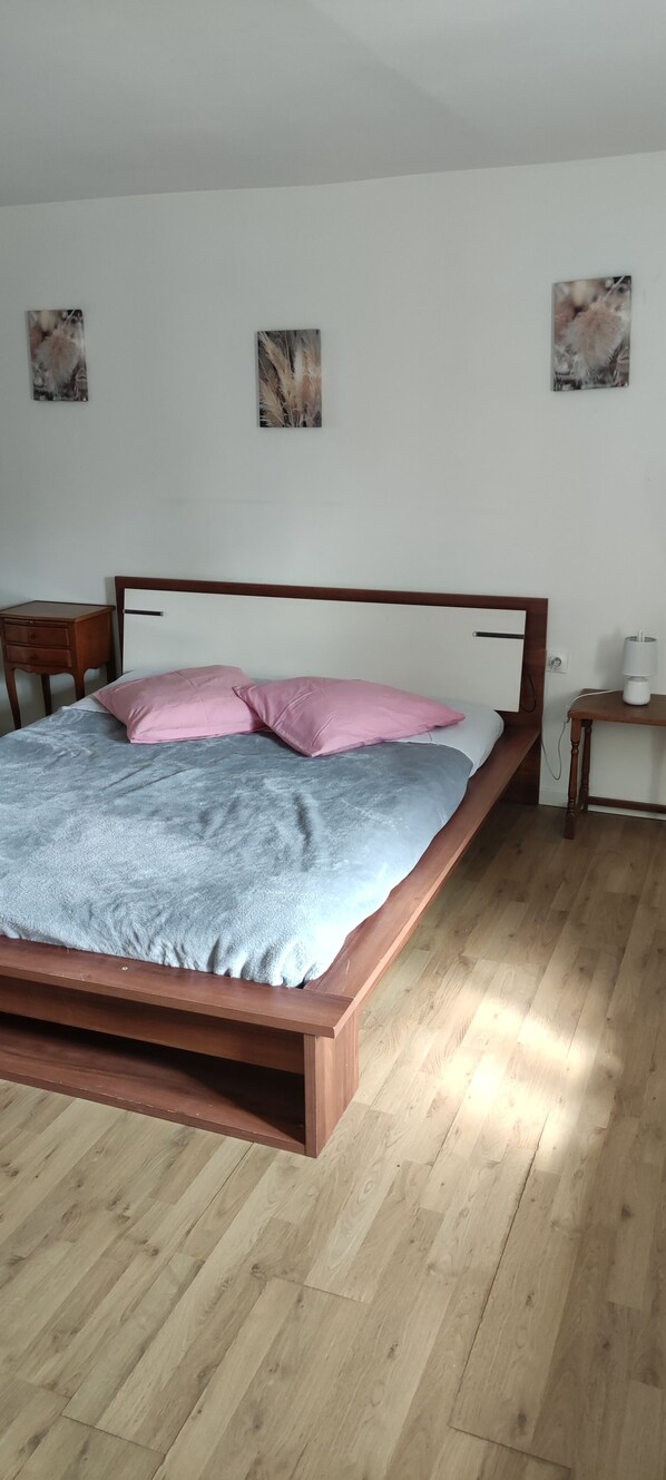 15 bedrooms, free WiFi