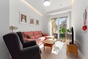 TV - Holiday Home 'La Casa Del Pan' with Balcony and Wi-Fi (Málaga)