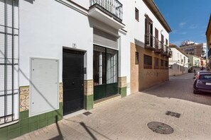 Exterior - Holiday Home 'La Casa Del Pan' with Balcony and Wi-Fi (Málaga)