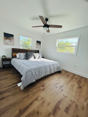 2 bedrooms, iron/ironing board, WiFi, bed sheets