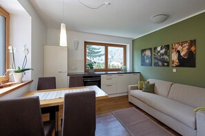TV, table football, ping pong, books - Idyllic time-out with an organic pool surrounded by green nature (Naturns)