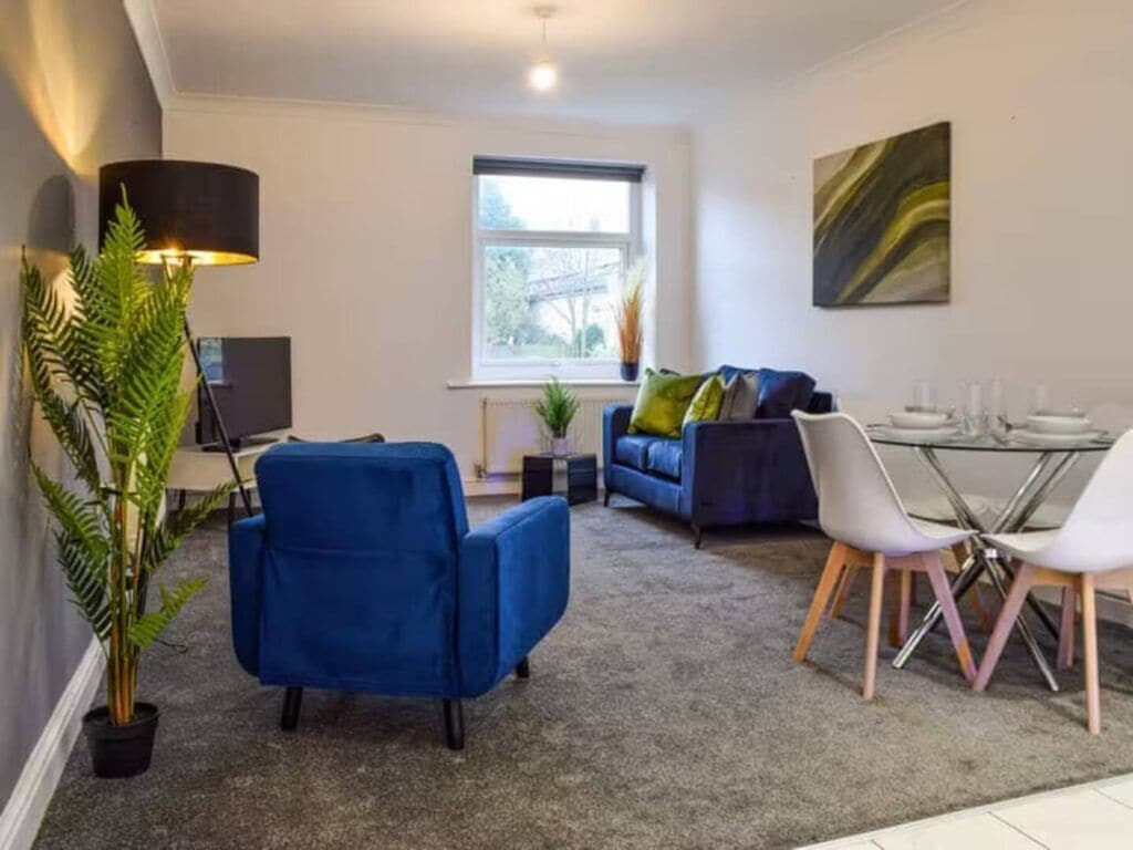 Seniorihuoneisto, kaupunkinäköala | Oleskelualue