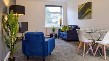 Senior Apartment, City View | Ruang tamu