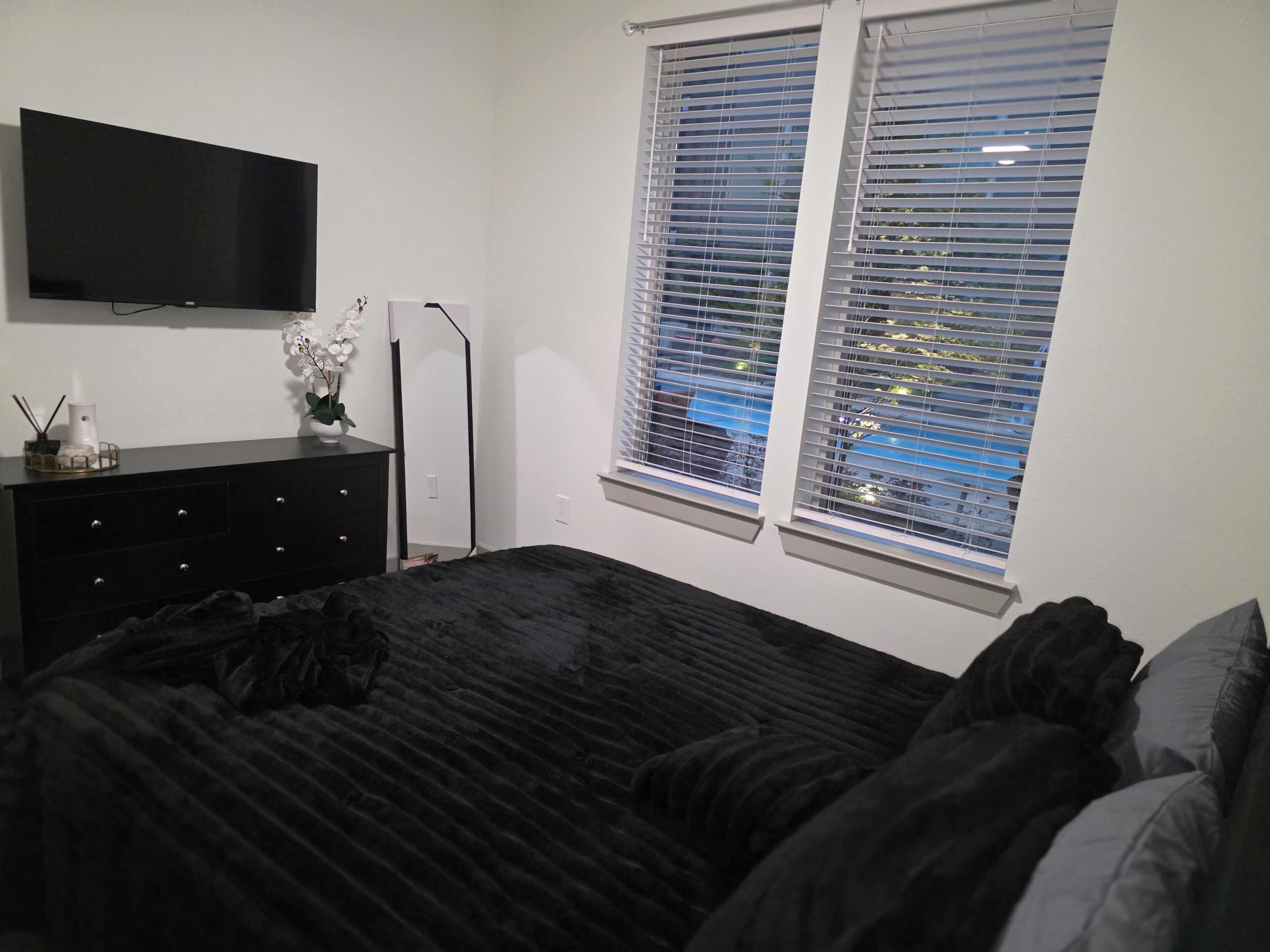 1 chambre, fer et planche à repasser, accès au Wi-Fi (inclus)