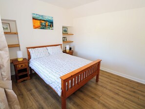4 bedrooms, individually decorated, individually furnished, free WiFi - Cahir Cottage (Ballinrobe)