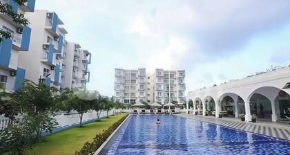 Luxury 3BR Family Resort Apt-Negombo Airport-Pool, Waterpark, Gym & Sport Court