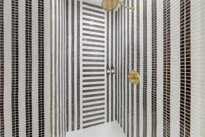 Studio, City View | Bathroom | Hair dryer, towels, soap, shampoo - Nomad Miami (Miami)