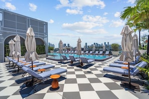 Outdoor pool - Nomad Miami (Miami)