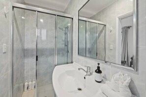 Hair dryer - Great Value for Groups | Central Location w/ Pool (Robertson)