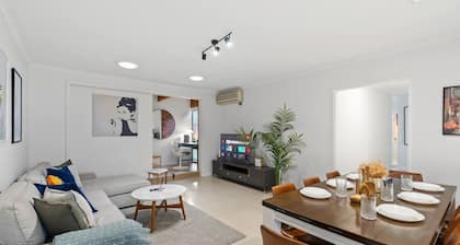 Great Value for Groups | Central Location w/ Pool