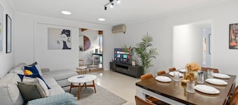 Great Value for Groups | Central Location w/ Pool