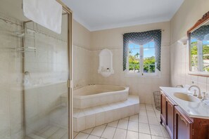 Hair dryer - Elegant Vintage Home | Fireplace + Spacious Living (Heritage Park)