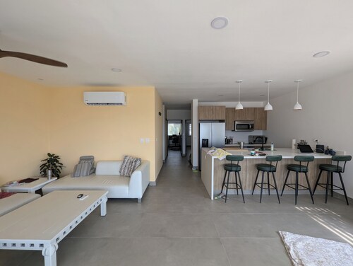 Lovely 2-bedroom condo with AC in charming San Crisanto