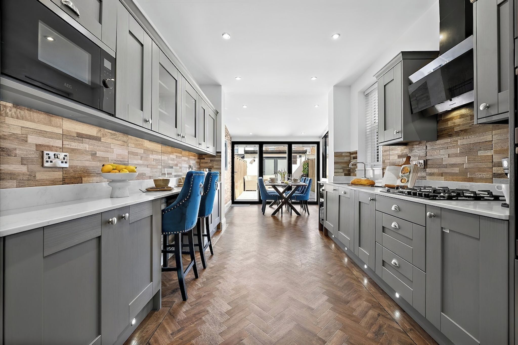 Kühlschrank, Mikrowelle, Ofen, Geschirrspüler