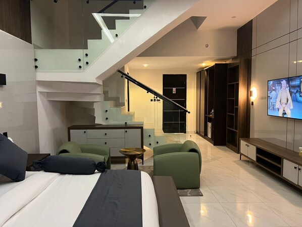Duplex, City View | Desk, laptop workspace, free WiFi - Emilton Hotel (Lagos)