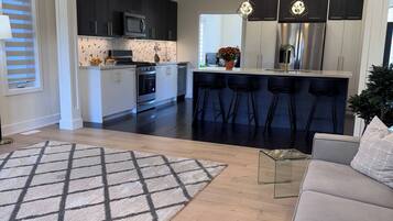 House, 3 Bedrooms, Accessible, Private Pool | Living area