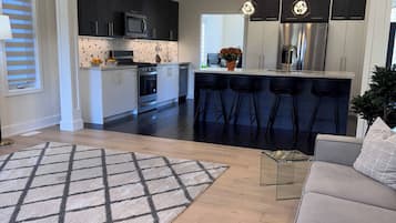House, 3 Bedrooms, Accessible, Private Pool | Living area