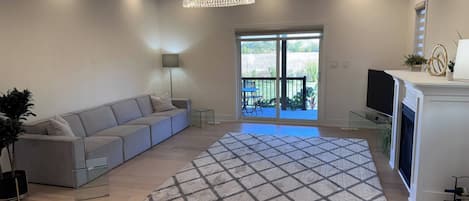 House, 3 Bedrooms, Accessible, Private Pool | Living area