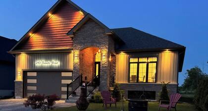 Cozy Lakefront House Retreat For Families&friends