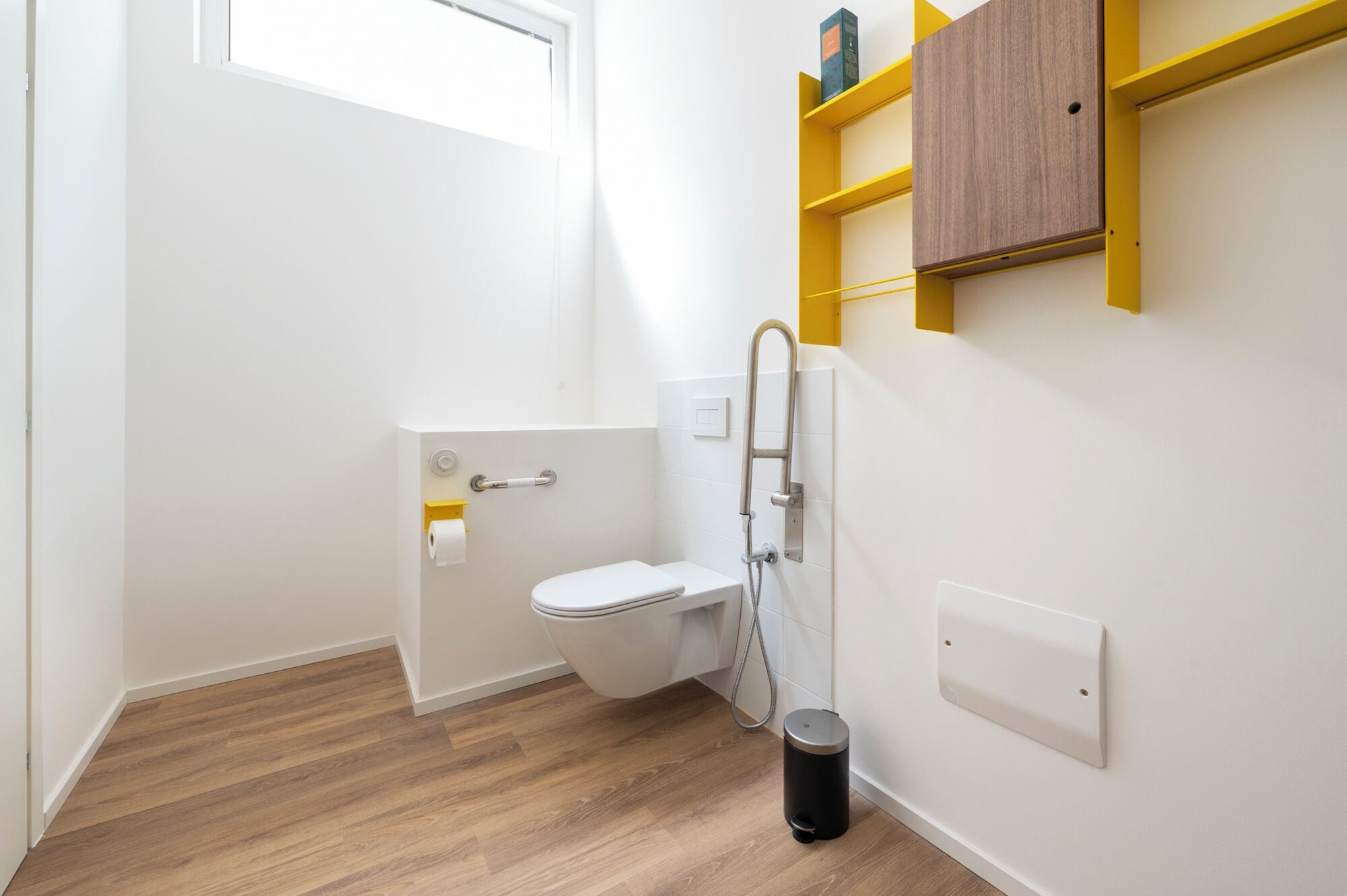 Standard-Doppelzimmer, barrierearm | Badezimmer | Dusche, kostenlose Toilettenartikel, Haartrockner, Handtücher