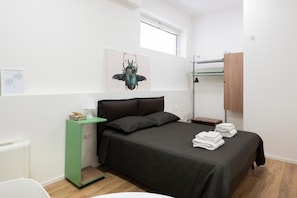 Habitación doble estándar, microondas | Escritorio y wifi gratis