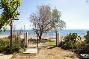 Property grounds - Sinani Beachfront Gems Rhodes - Coastal Breeze (Pefki)