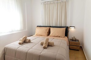Iron/ironing board, travel cot, WiFi, bed sheets - Sinani Beachfront Gems Rhodes - Jacuzzi Apartment (Pefki)