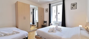 A bright and welcoming 53 square meters apartment, perfect for five people, located on the third floor of a building without an elevator.The property is located in the quiet Borgoratti neighborhood, a residential area well connected to Genoa's city cente