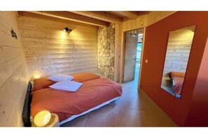 Strykejern/-brett, reiseseng for barn, wi-fi (inkludert) og sengetøy