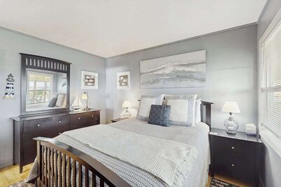 Bodega Bay Dog-Friendly Ocean-View Cottage with Hot Tub
