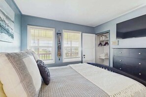 WiFi, bed sheets - Bodega Bay Dog-Friendly Ocean-View Cottage with Hot Tub (Bodega Bay)