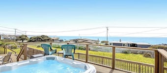 Bodega Bay Dog-Friendly Oceanview Cottage with Hot Tub