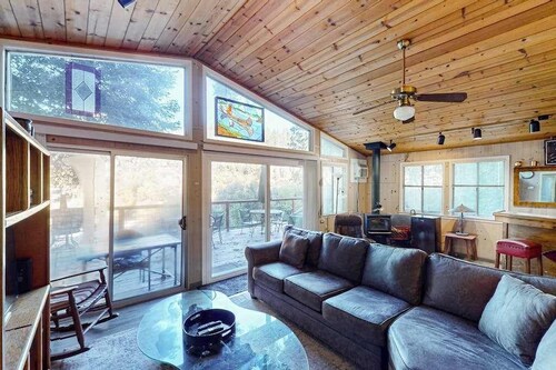 Guerneville Dog-Friendly Riverfront Cabin with Outdoor Kitchen