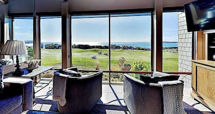 Bodega Bay 5BR ocean-view home with hot tub & sauna at The Links