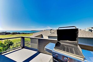 Property grounds - Bodega Bay Oceanview Home with Hot Tub & Sauna (Bodega Bay)