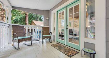 Guerneville Dog-Friendly Redwood Cottage with Hot Tub
