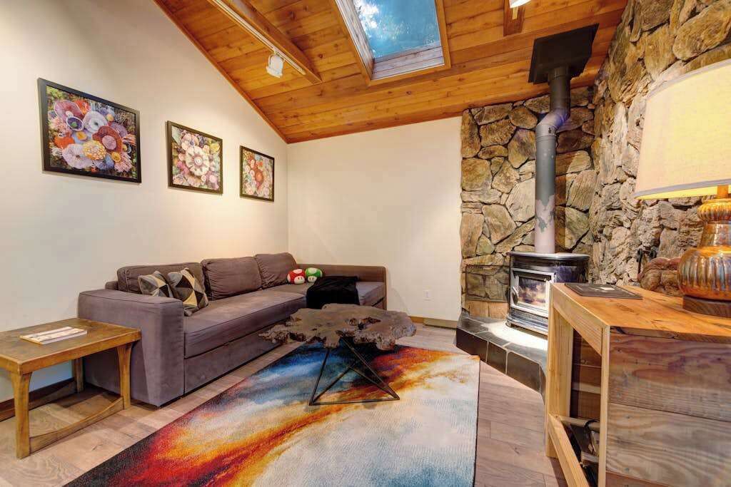 Monte Rio 2br Redwood Cottage With Stone Fireplace Near River Beach - Healdsburg, CA