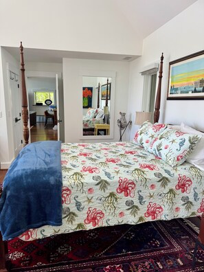 3 bedrooms, iron/ironing board, free WiFi, bed sheets - Private Waterfront Cottage On Langford Creek With Hot Tub & Pier (Chestertown)