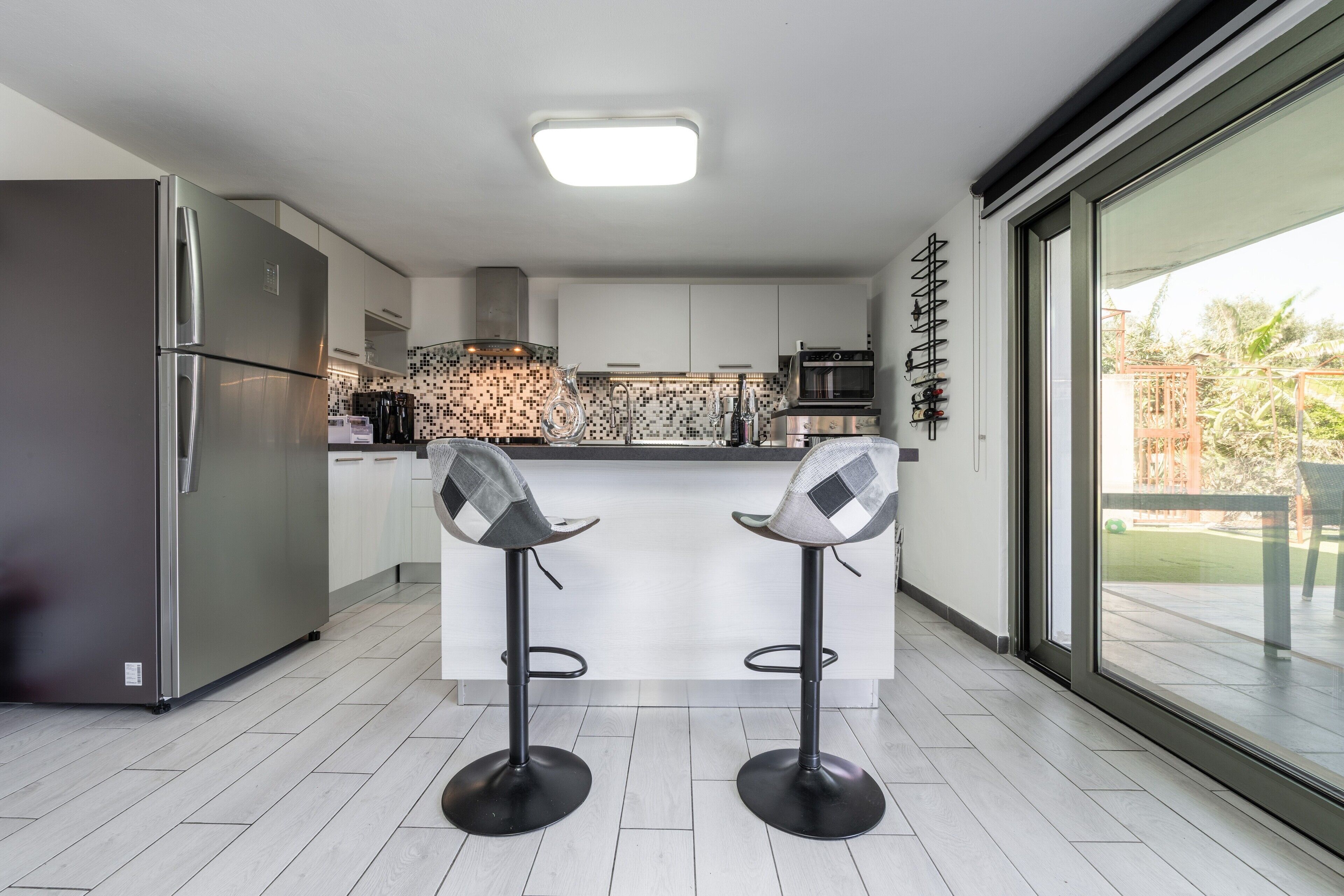 Refrigerador, microondas, horno, placa de cocina