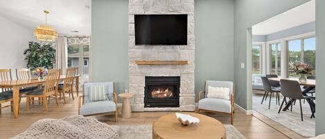 Smart TV y chimenea