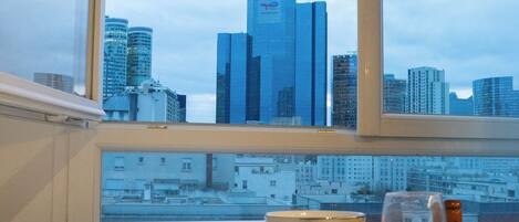 Deluxe Apartment, City View | Interior