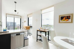 Dining - Stylish2BD Penthouse Panoramic Views Nth Melbourne (North Melbourne)