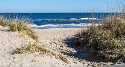 Coastal Getaway Large Clean-n-cozy 3bdrm Home