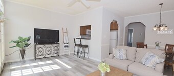 Coastal Getaway Large Clean-n-cozy 3bdrm Home