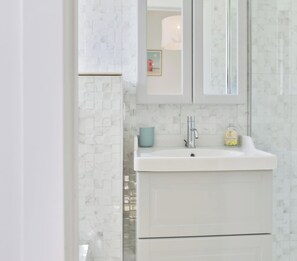 Shower, hair dryer - La Villa Mascotte | Hyper-centre, plage 200m, 6 pers (Les Sables-d´Olonne)