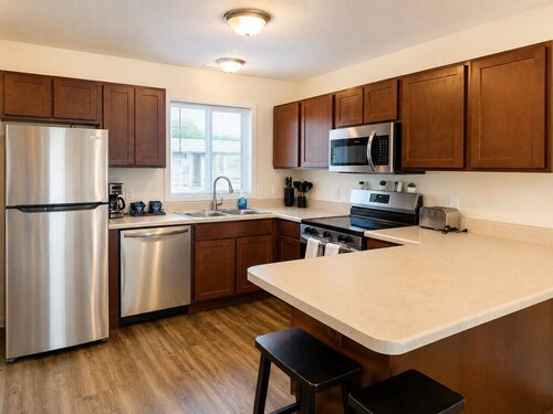 Holiday Village Townhomes – 3889