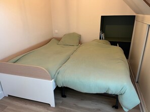 WiFi, bed sheets