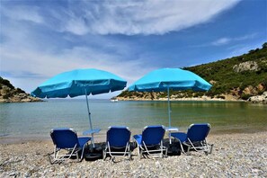 On the beach - Private Beachfront House Irene Mare, Serene Views (Vagionia Poros)